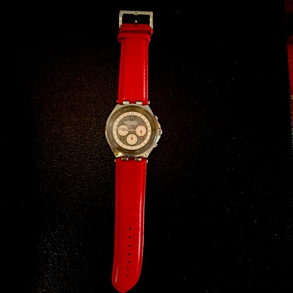 Barely worn amazing beautiful watch. - Picture 1 of 3
